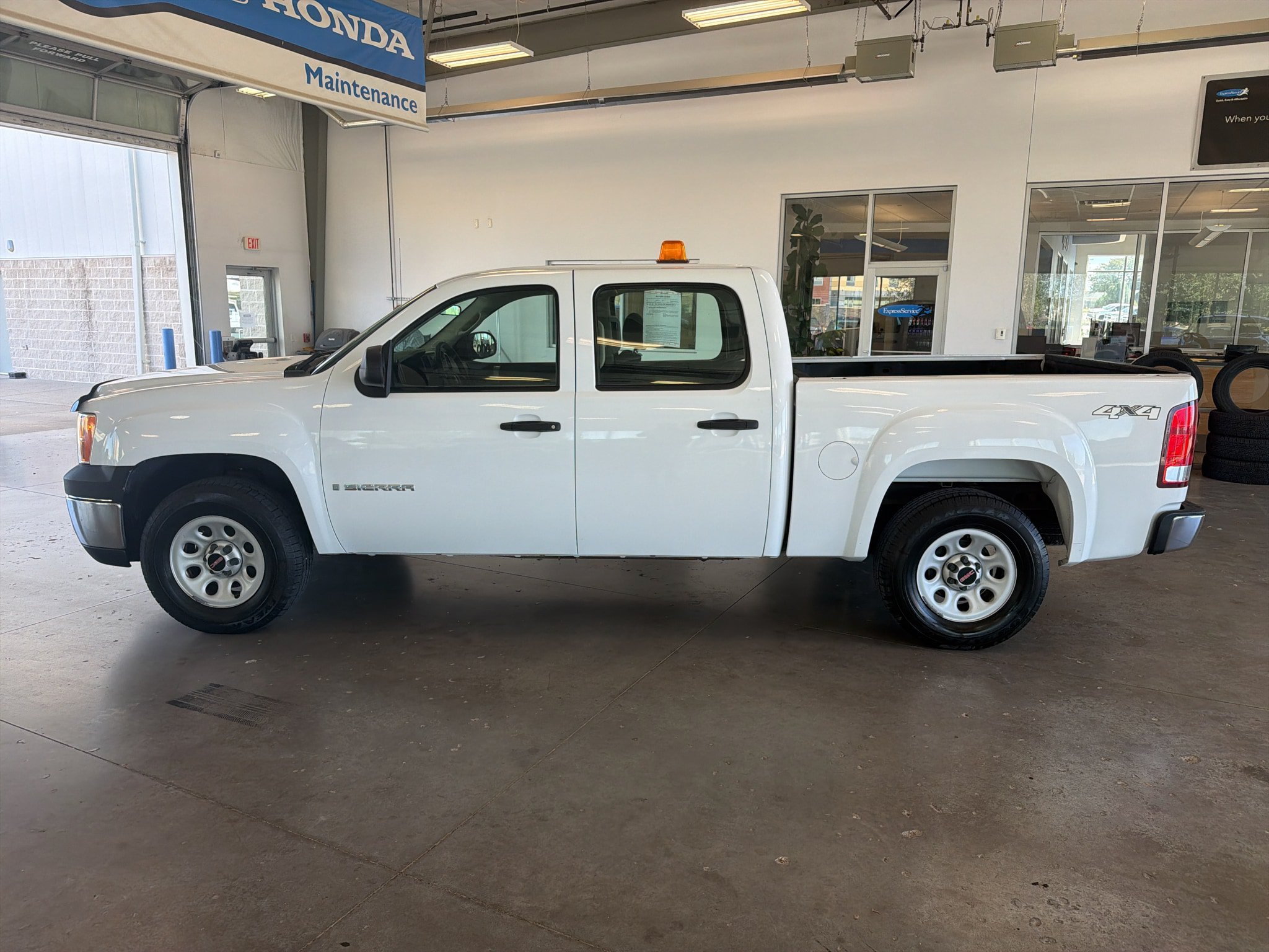 Used 2008 GMC Sierra 1500 W/T AWD/4WD image 2
