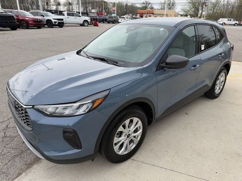 Used 2025 Ford Escape Active w/ Cold Weather Package FWD image 9