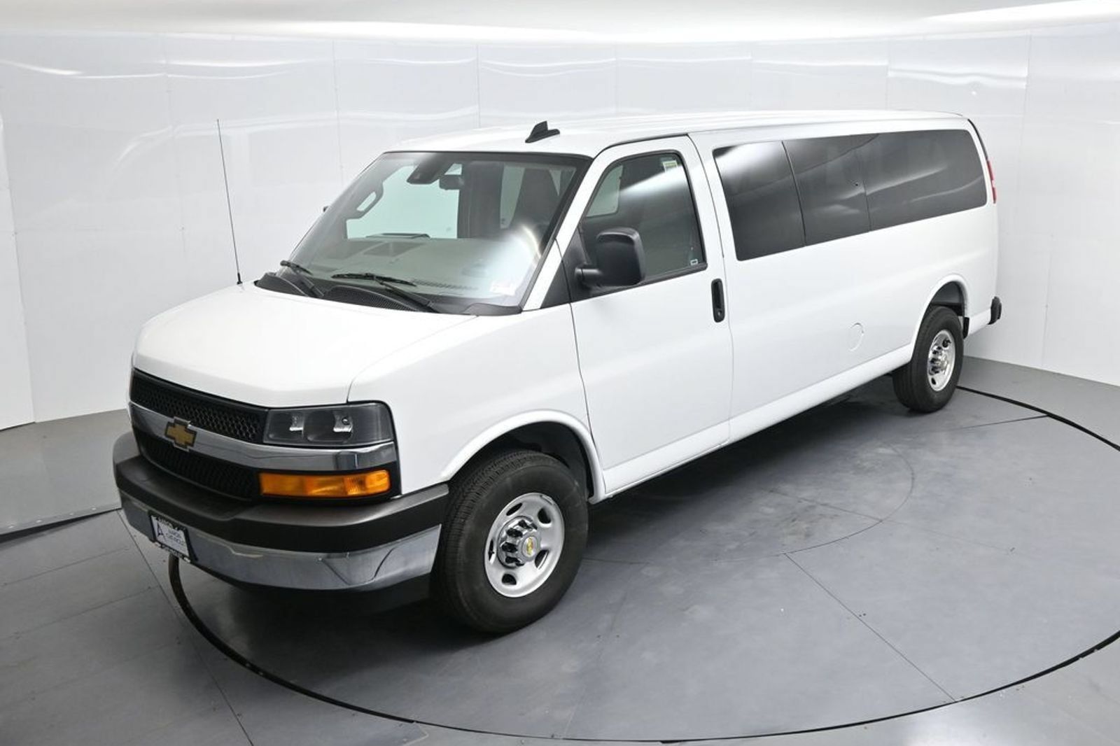 Used 2025 Chevrolet Express 3500 LT w/ LT Preferred Equipment Group RWD image 44