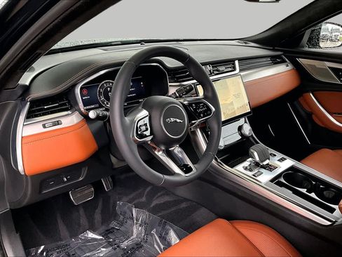 Used 2024 Jaguar XF R-Dynamic SE AWD/4WD image 16