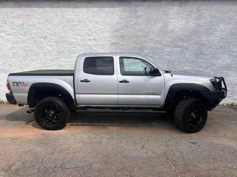Used 2011 Toyota Tacoma 4x4 Double Cab w/ TRD Off-Road Pkg image 4