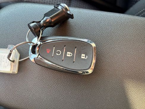 Used 2025 Chevrolet Trax LT image 21