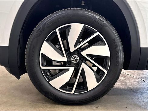 Certified 2026 Volkswagen Atlas SEL AWD/4WD image 37