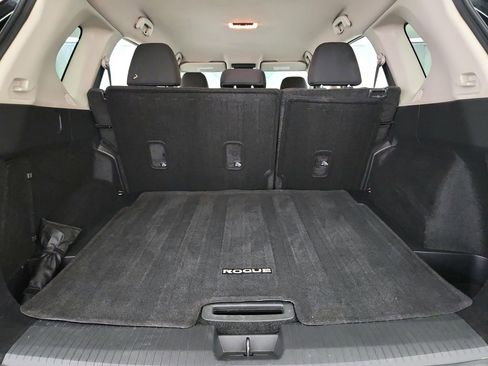 Used 2025 Nissan Rogue SV image 29
