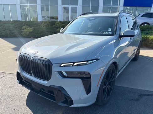 Used 2024 BMW X7 xDrive40i w/ M Sport Package AWD/4WD image 2