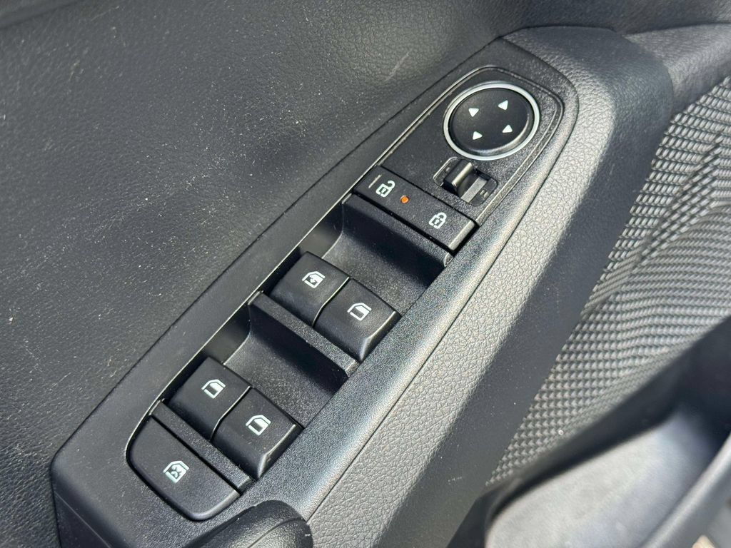 Used 2024 Kia Seltos LX AWD/4WD image 15