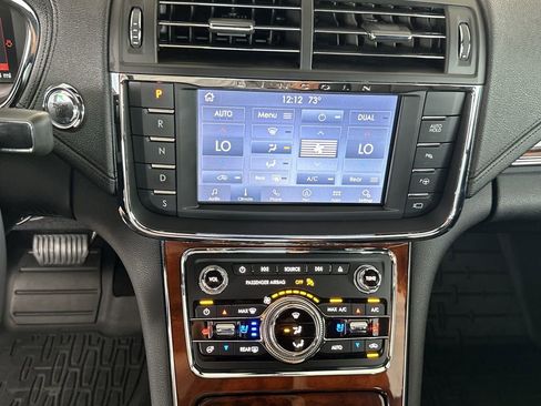 Used 2020 Lincoln Continental Reserve w/ Luxury Package image 22