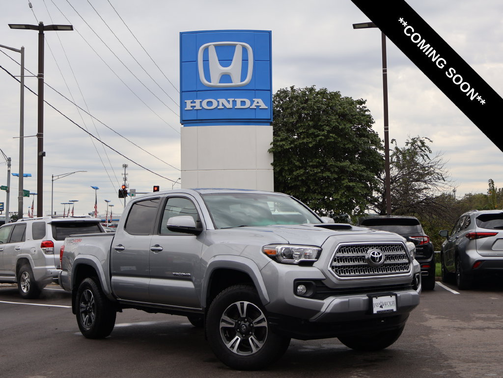 Used 2017 Toyota Tacoma TRD Sport w/ Tow Package (A/T) AWD/4WD image 1