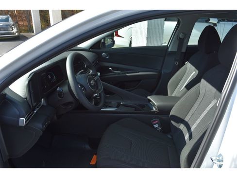 New 2026 Hyundai Elantra SE image 10