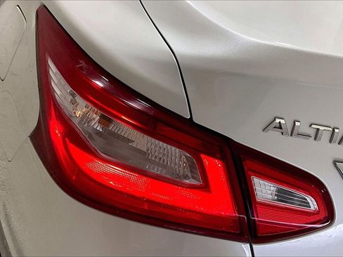 Used 2017 Nissan Altima 2.5 image 23