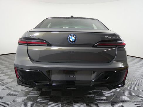 New 2026 BMW 750e xDrive w/ Executive Package image 4