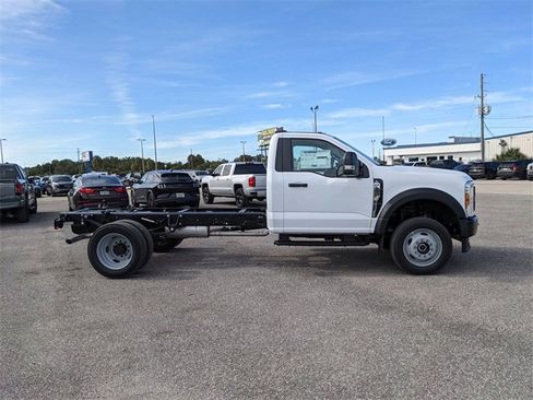 New 2026 Ford F550 4x4 Regular Cab Super Duty image 3