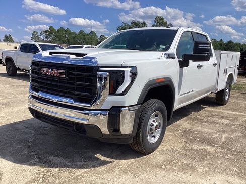 New 2025 GMC Sierra 3500 Pro w/ Convenience Package AWD/4WD image 1