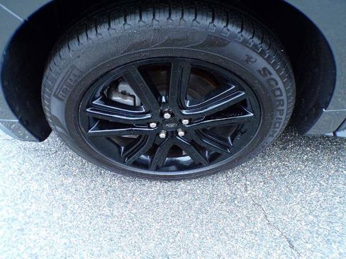 Certified 2024 Ford Edge ST-Line AWD/4WD image 5