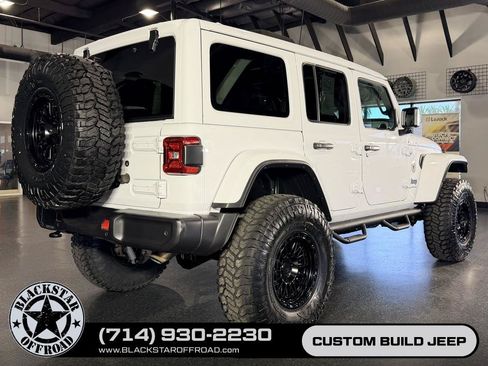 Used 2025 Jeep Wrangler Unlimited Sahara w/ Safety Group AWD/4WD image 18