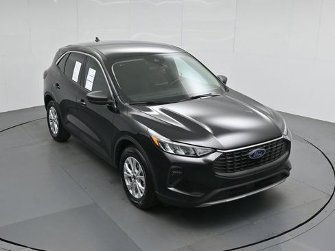 Certified 2024 Ford Escape Active w/ Cold Weather Package image 40