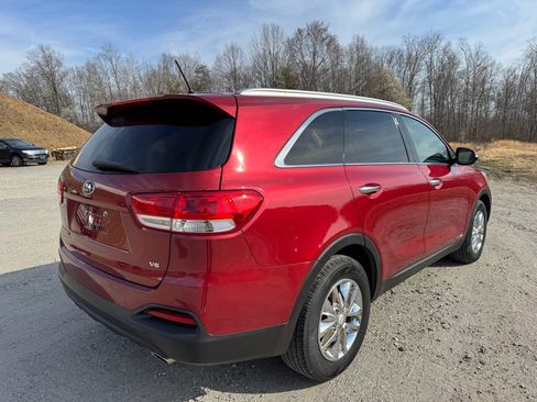 Used 2017 Kia Sorento LX image 8