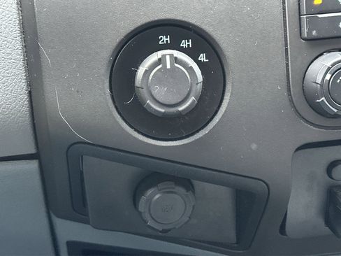 Used 2016 Ford F250 XL w/ Power Equipment Group image 27