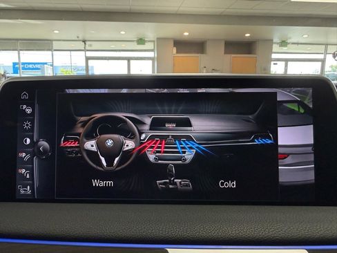 Used 2016 BMW 740i image 22