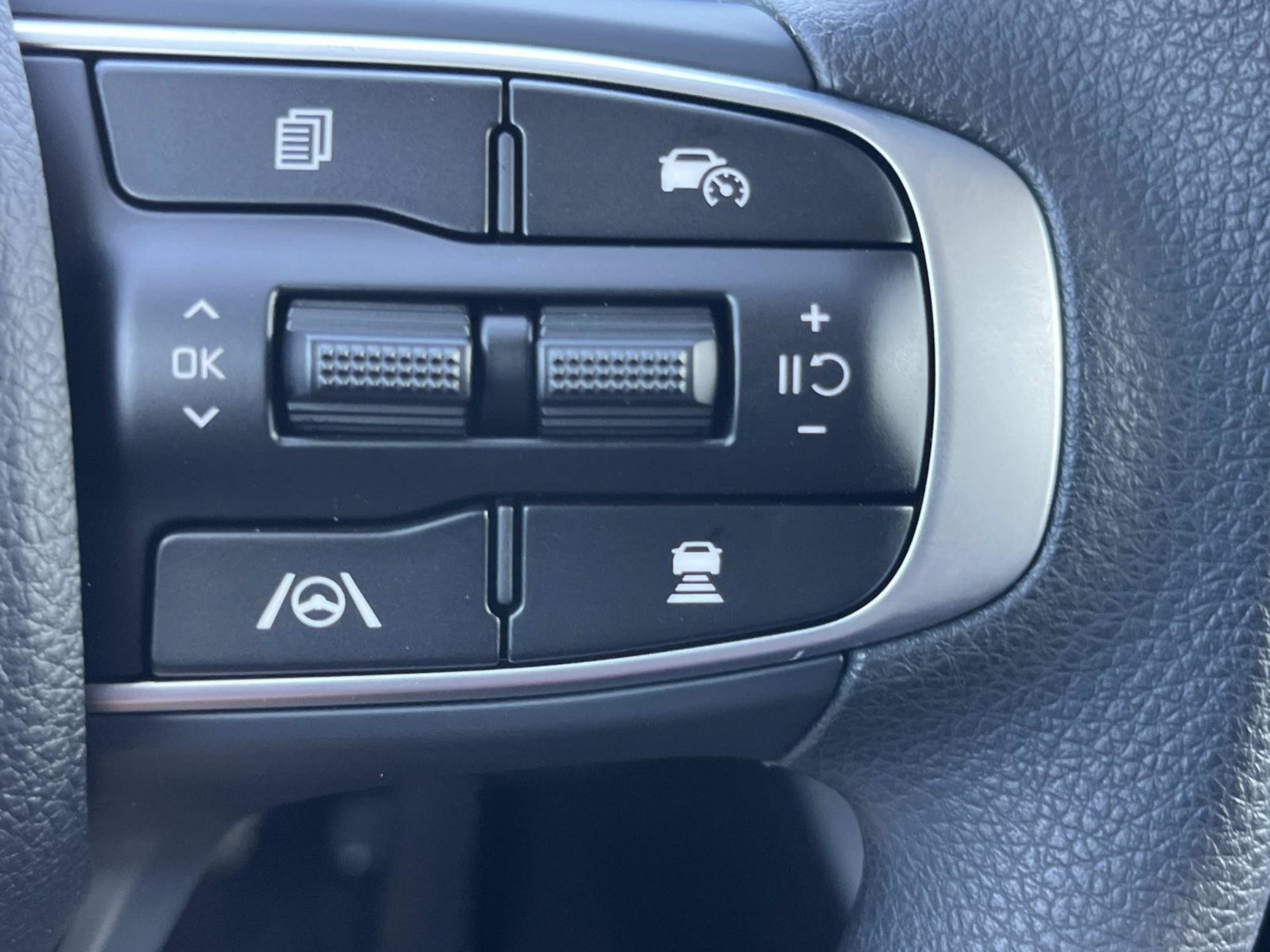 New 2026 Kia K5 LXS FWD image 25