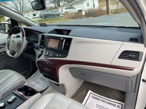 Used 2012 Toyota Sienna Limited w/ Premium Pkg image 35