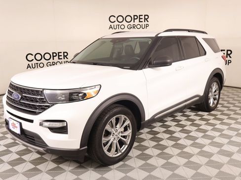Used 2020 Ford Explorer XLT w/ Equipment Group 202A RWD image 10