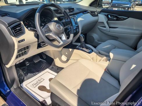 Used 2019 Nissan Rogue Sport SV image 9