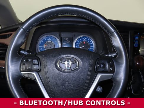 Used 2015 Toyota Sienna Limited image 12