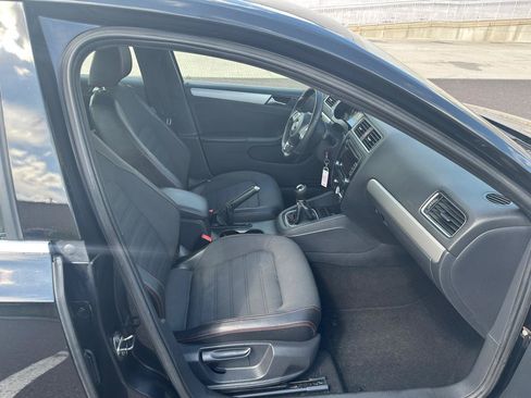Used 2012 Volkswagen Jetta GLI Autobahn FWD image 17