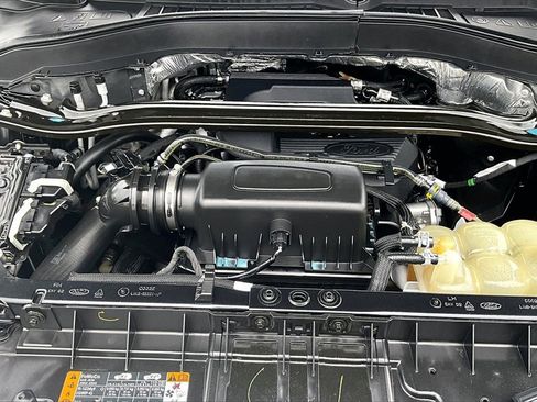 Used 2020 Ford Explorer Limited image 26