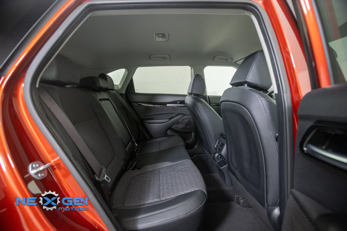 Used 2025 Kia Seltos S AWD/4WD image 39