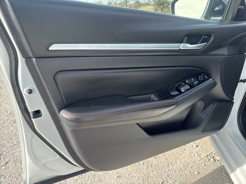 Used 2024 Nissan Altima 2.5 SR image 19