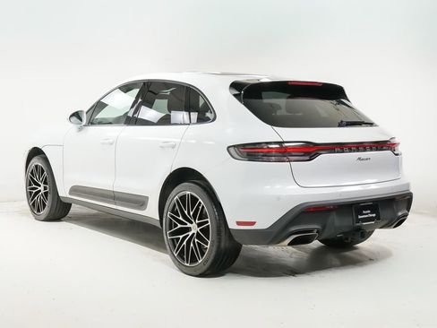 Certified 2023 Porsche Macan AWD/4WD image 3