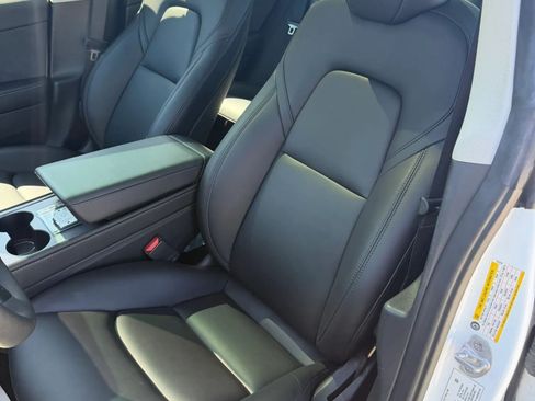 Used 2023 Tesla Model 3 Standard Range RWD image 7