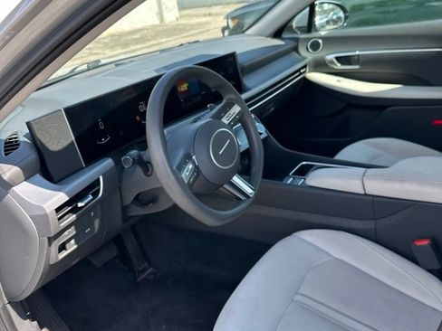 Used 2025 Hyundai Sonata SEL FWD image 3