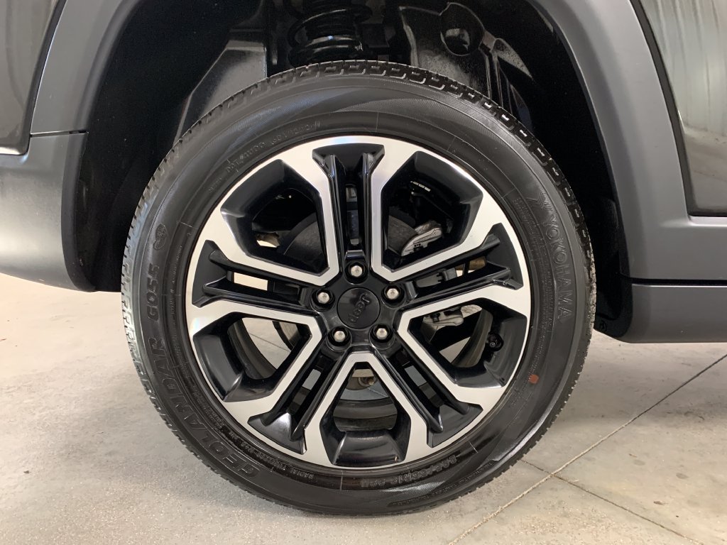 Used 2023 Jeep Compass Limited AWD/4WD image 27