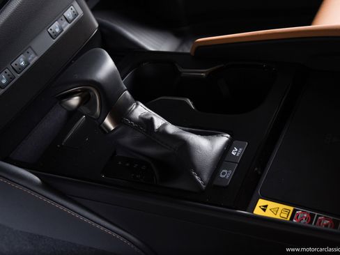 Used 2024 Lexus ES 300h w/ Premium Package image 39