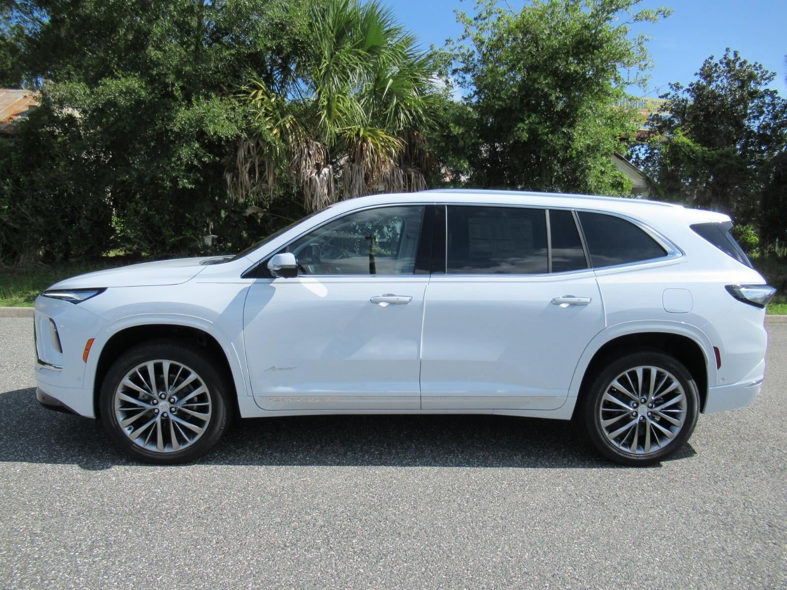 New 2026 Buick Enclave Avenir w/ Super Cruise Package FWD image 5