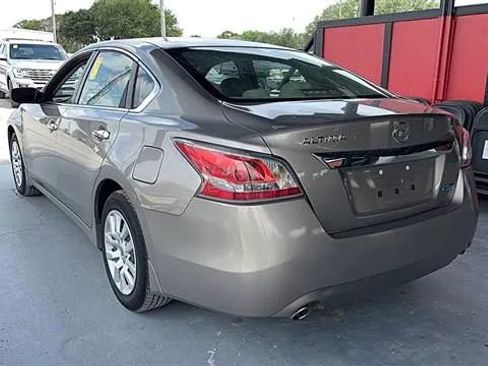 Used 2014 Nissan Altima 2.5 S FWD image 2
