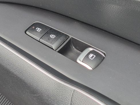 Used 2024 Kia Sorento S FWD image 35