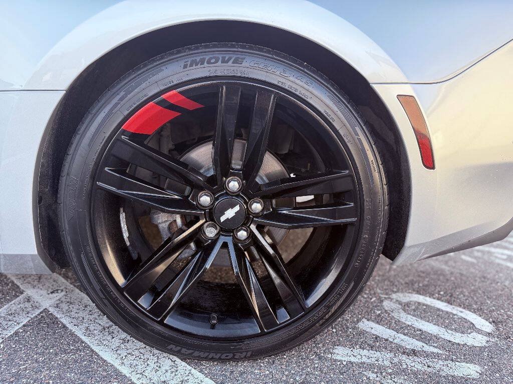 Used 2018 Chevrolet Camaro LT w/ Redline Edition RWD image 28