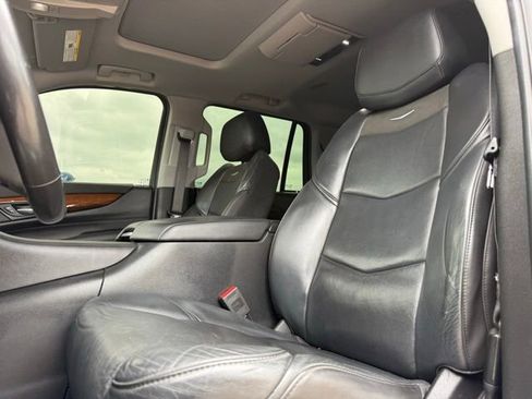 Used 2019 Cadillac Escalade Premium Luxury image 14