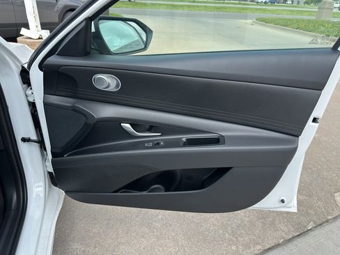 New 2026 Hyundai Elantra SE image 25