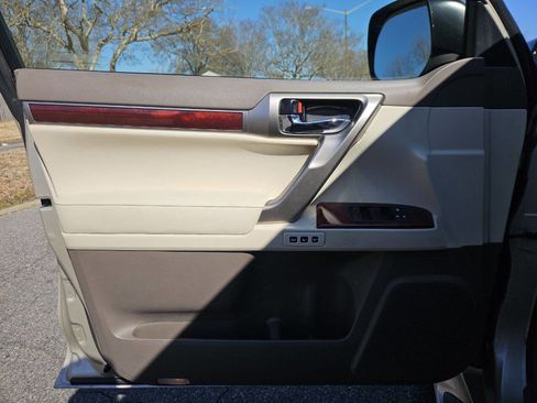 Used 2013 Lexus GX 460 w/ Comfort Plus Pkg image 12