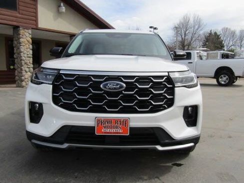 Used 2025 Ford Explorer Platinum w/ Ultimate Package image 3