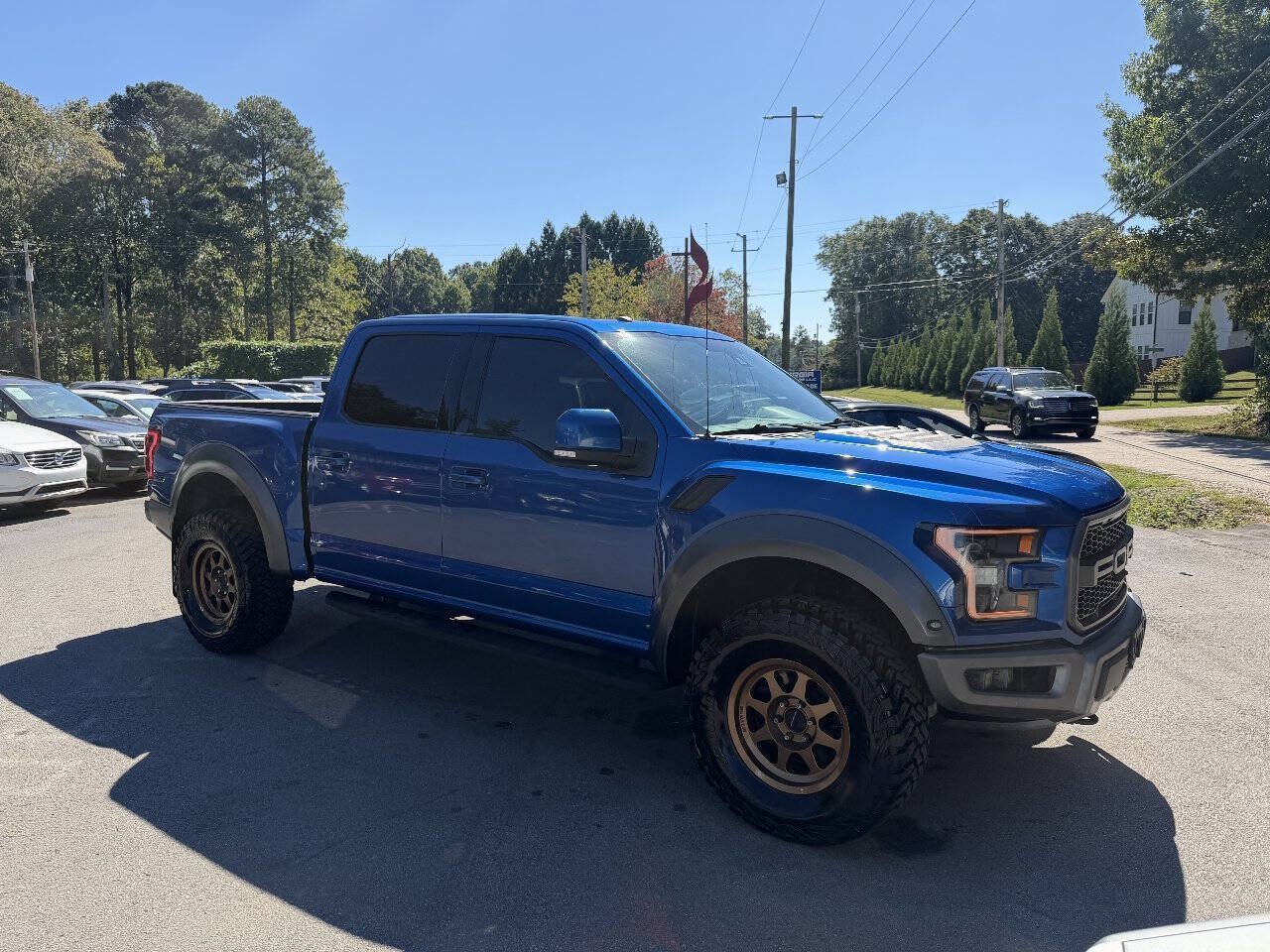 Used 2017 Ford F150 Raptor w/ Equipment Group 802A Luxury AWD/4WD image 3