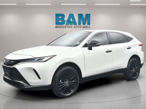 Used 2023 Toyota Venza Nightshade AWD/4WD image 3