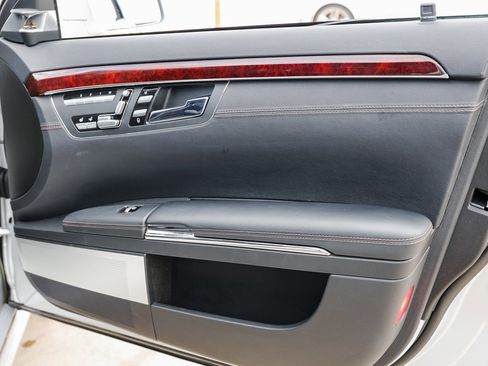 Used 2012 Mercedes-Benz S 63 AMG image 27