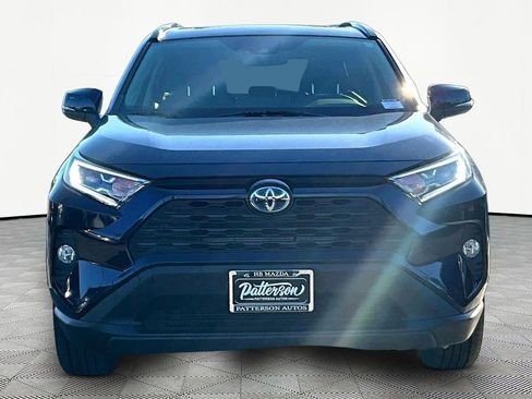 Used 2021 Toyota RAV4 XLE Premium image 3