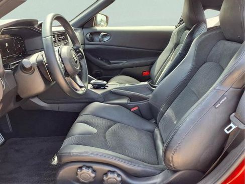 Certified 2025 Nissan Z Performance w/ Floor Mat Package RWD image 11